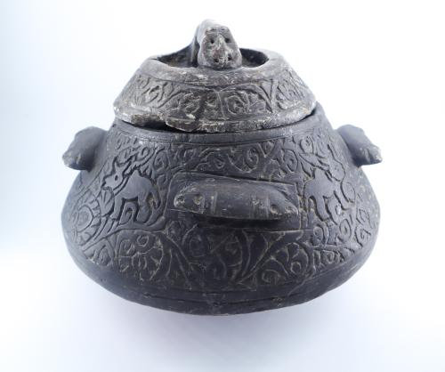 قدر نادر من الحجر