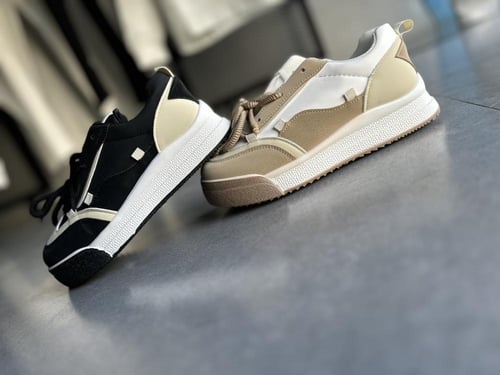 حذاء متوفر بثلاث الوان اسود - ابيض -بيج