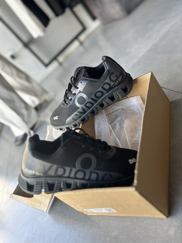 حذاء ON اسود رجالي