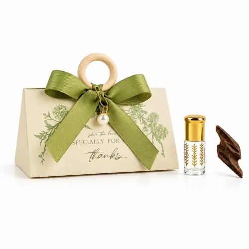 Elegant green pearl triangular design for special occasions with luxurious Cambodian oud and musk distributions