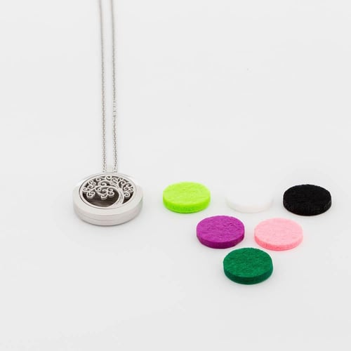 قلادة دهن العود دائرية لون فضي من ستانلس ستيل