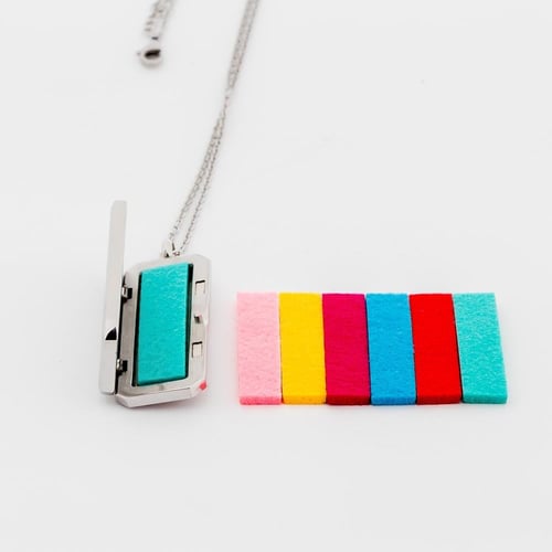 قلادة دهن العود مستطيله لون فضي