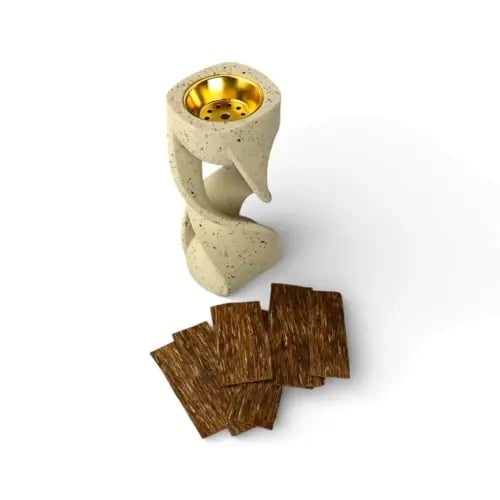 The display of the original incense burner with a luxurious oud