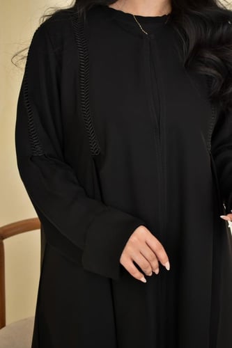 عباية/ عذار