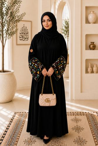 عباية مع تطريز زخرفي