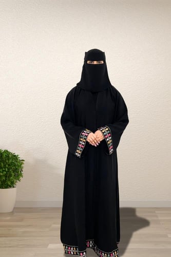 عباية سحر الأسود