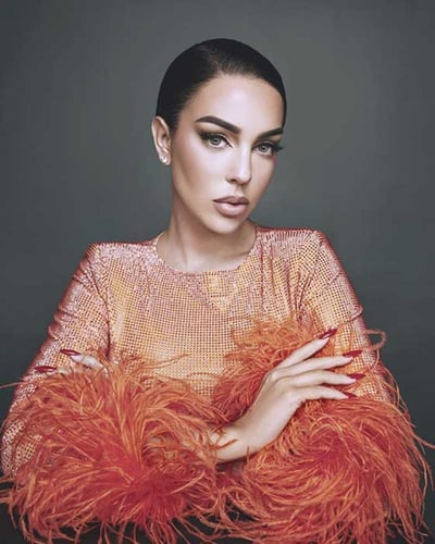 عدسات جورجينا من امارا - شارك جراي Amara (Georgina...