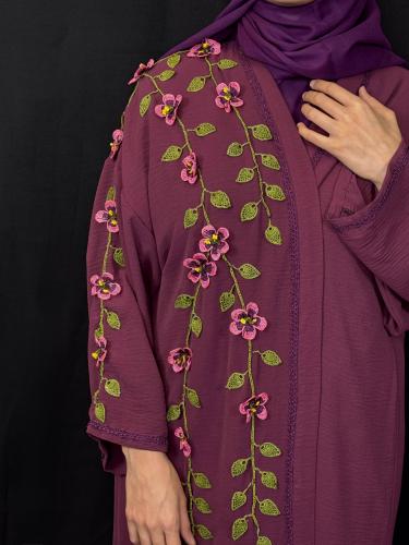 Embroidered abaya