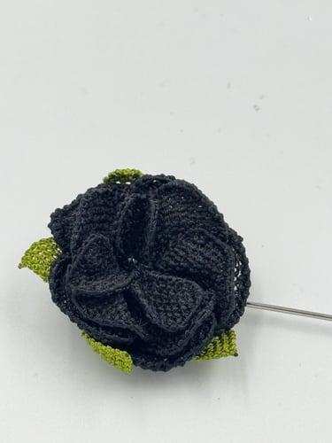 Decorative pin (brooch)
