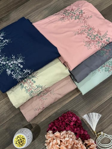 شرشف/ جلال صلاة قطن باكستاني - مطرز ، بألوان مختلف...