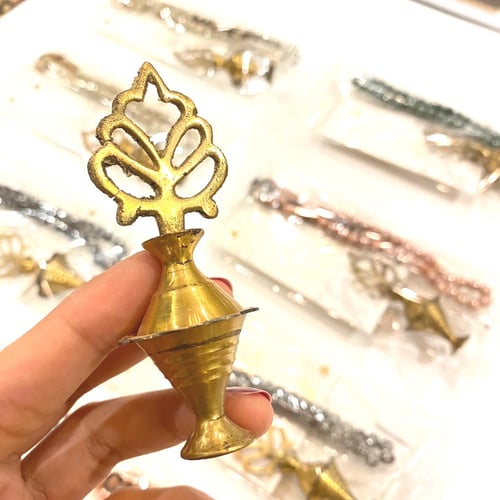 مكحلة وسط لون نحاسي