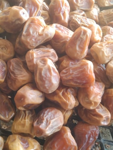 تمر سكري ملكي كبس كيلو ونصف