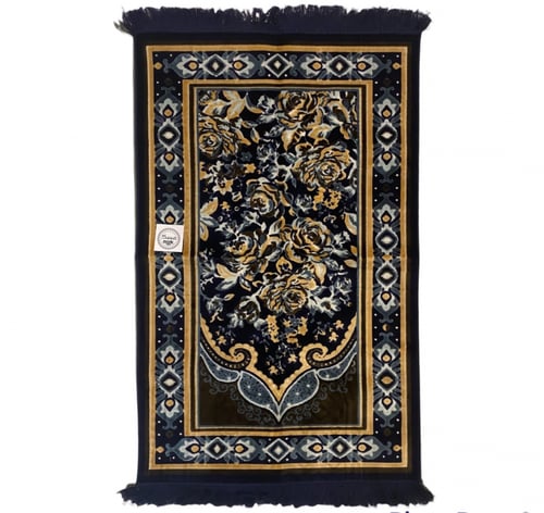 سجاد صلاة متعدد الألوان.