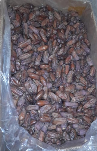 تمر برني فاخر بطعمه الفريد والمميز 400 جرام .