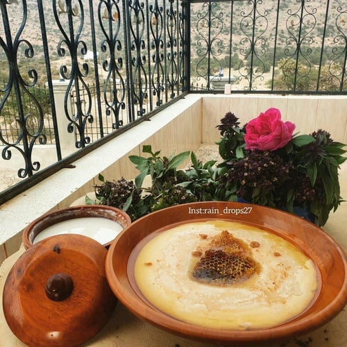 مشغوثة (عيش - لهيدة) بالسمن والقشدة