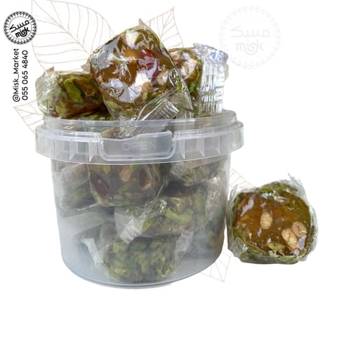 نصف كيلو حلقوم الفستق الطازج الطري .