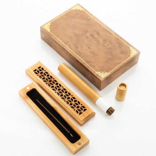 هدية رجالي بلون رمادي فاتح.