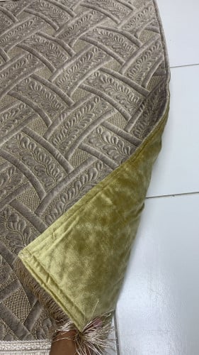 سجاد صلاة مشجر محفّر مخمل.