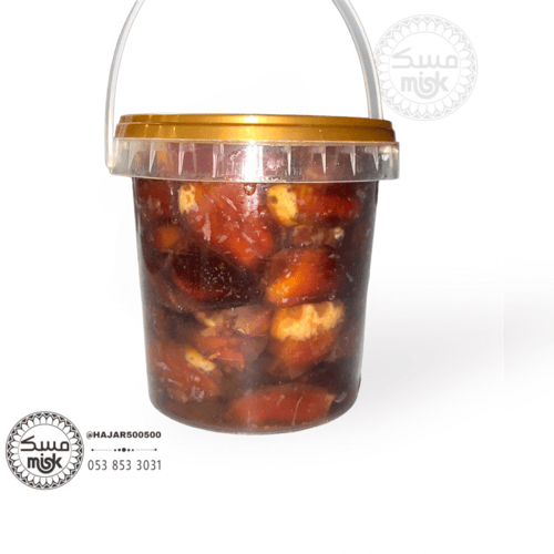 تمر صقعي له مزيج من اللونين الأحمر والأصفر قوامه إ...