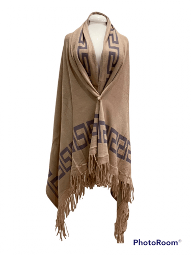 وشاح فندي ، دافئ كبير.