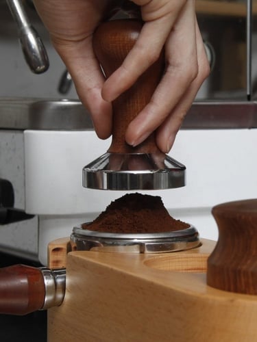 قاعدة كبس خشبية ثلاثية لتنظيم أدوات الباريستا