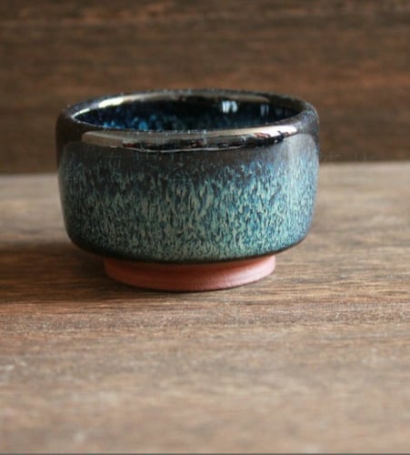 كوب قهوة مصنوع يدويا من السيراميك بشكل بلوري بعدة...