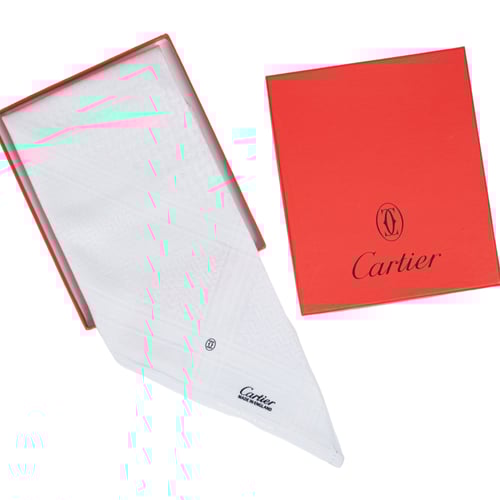 شماغ كارتير ابيض كلاسيك 2026