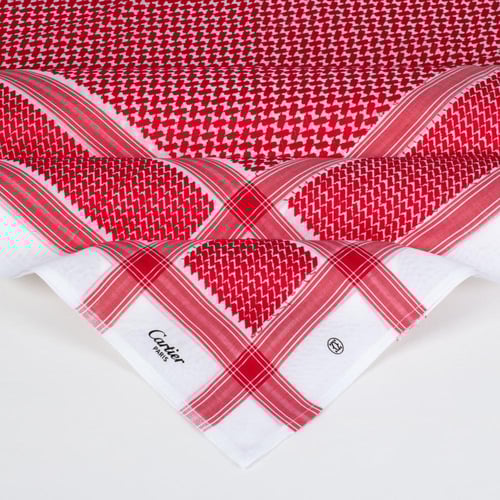 شماغ كارتير سجنتشر أحمر غامق انجليزي 2025