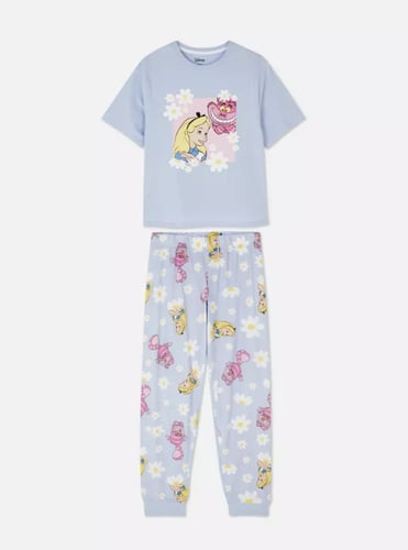 بجامة اليس في بلاد العجائب