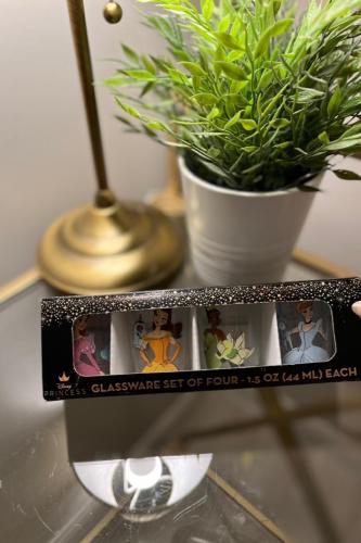 طقم ٤ فناجين اميرات