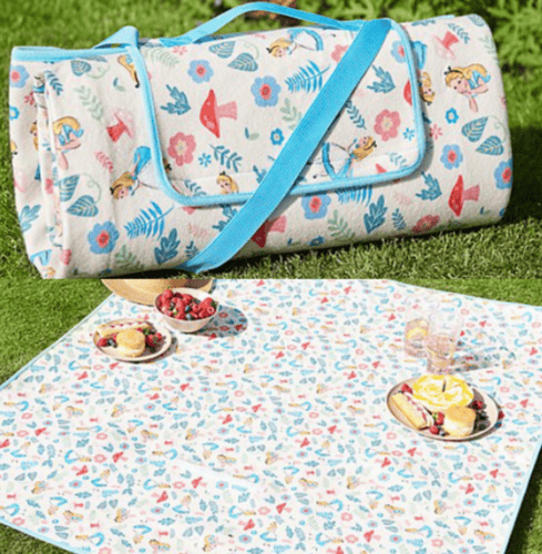 فرشة للحديقة اليس في بلاد العجائب