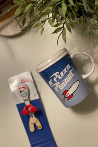 كوب كوكب البيتزا مع ملعقه فوركي