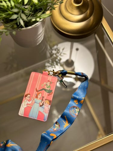 كارد هولدر بيتر بان