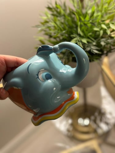 كوب وملعقة دامبو