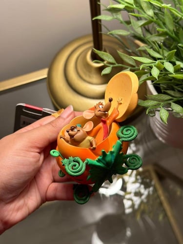 تعليقة يقطين سندريلا