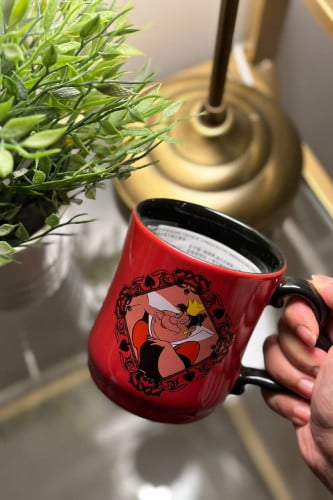 كوب شريرة اليس