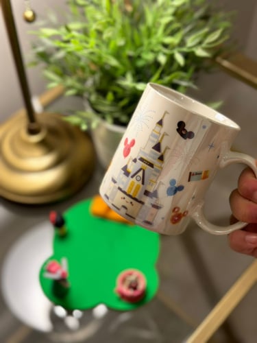 كوب وقاعدة ديزني