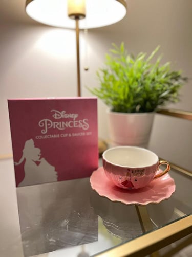 كوب وصحن ارورا