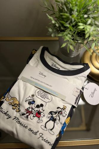 بجامة ميكي ماوس