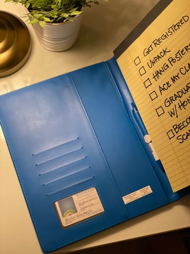 ملف ودفتر نوت شركة المرعبين المحدودة