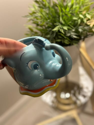 كوب وملعقة دامبو