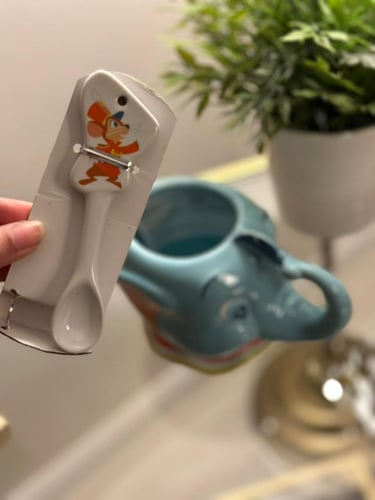 كوب وملعقة دامبو