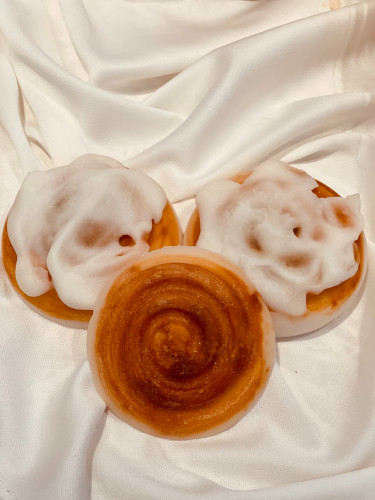 شموع فواحة سينابون