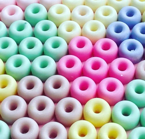 شموع فواحة الكورن فليكس الملونة