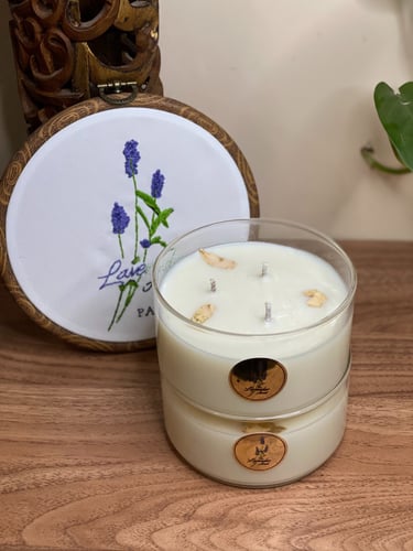 شمعة بطبقتين