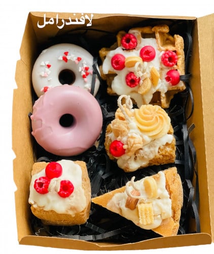 صندوق مخبوزات لافندر أمل