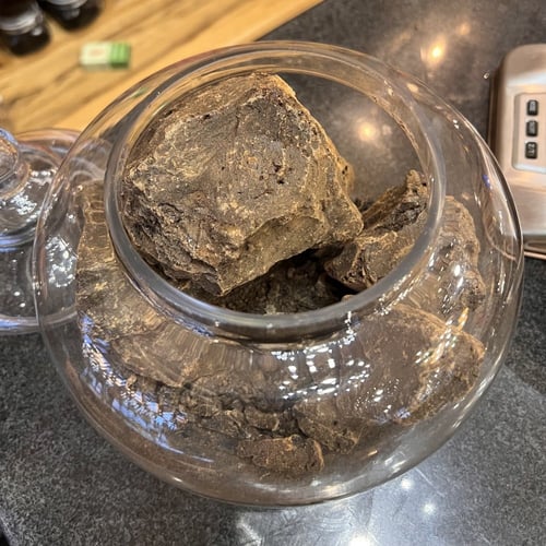 عنبر دخني الاشهب خام - كبد الحوت | كبير