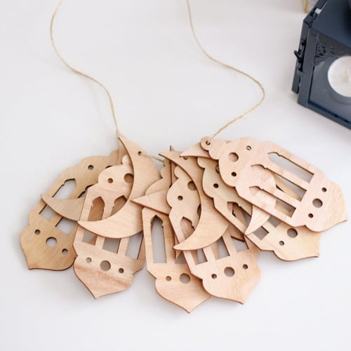 زينة خشبية ديكور