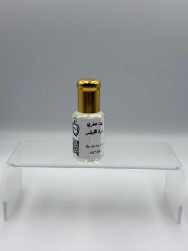Aromatic oil with the scent of lotus flower