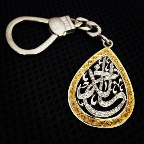 ميدالية بيضاوية بإطار